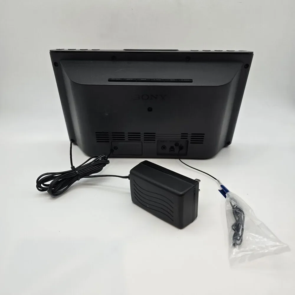 SONY Personal iPod Audio Docking System ICF-CS15iP- With AM/FM Antenna TESTED